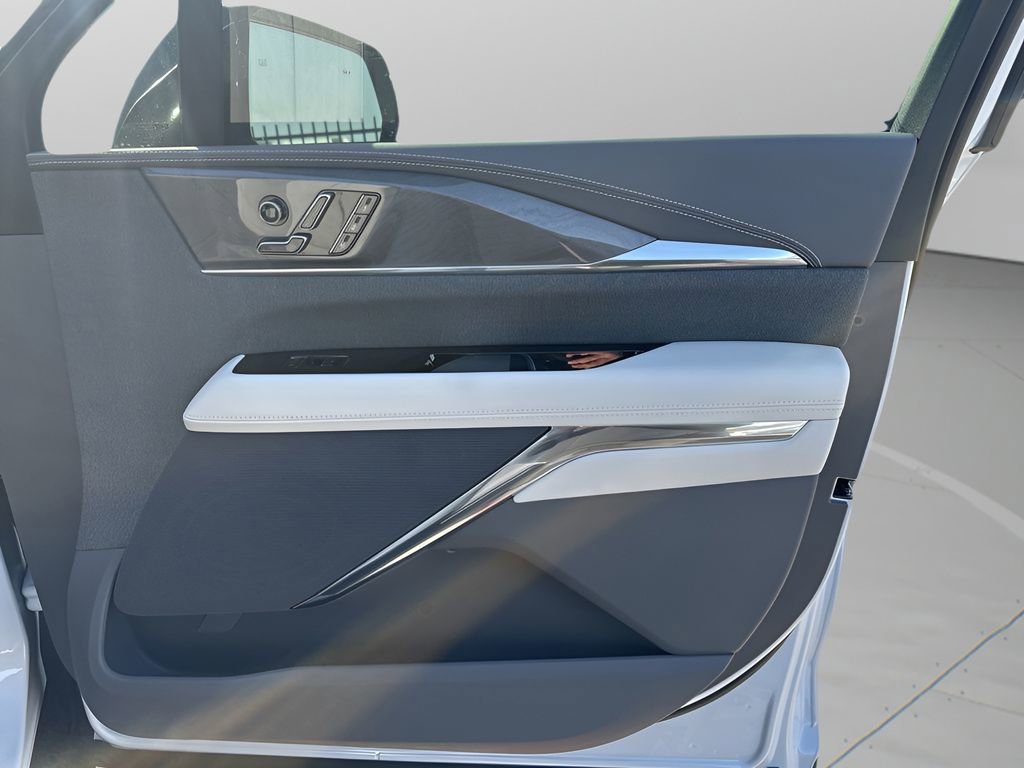 New 2026 Cadillac Escalade IQ Luxury 1 w/ LPO, Floor Liner Package AWD/4WD image 14