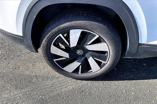 Used 2025 Volkswagen Atlas Cross Sport SE image 5