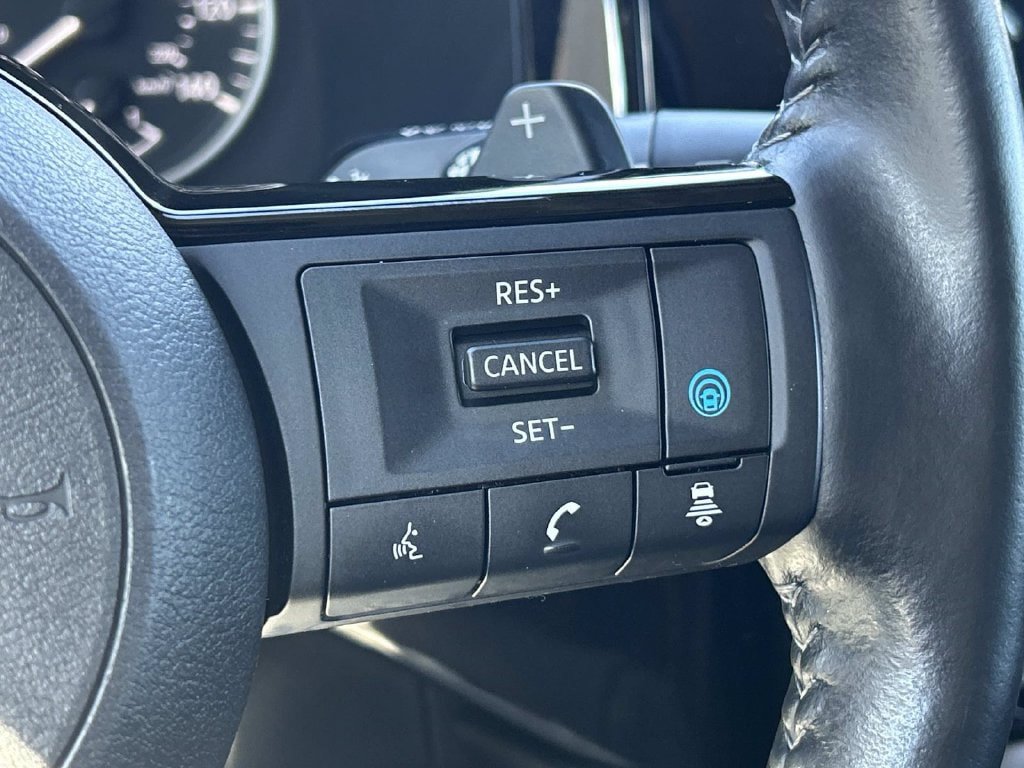 Used 2022 Nissan Pathfinder SL AWD/4WD image 22