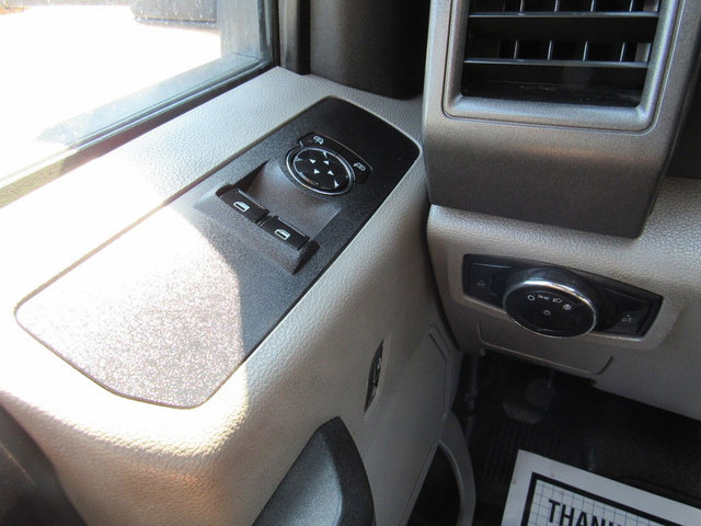 Used 2017 Ford F550 2WD Regular Cab Super Duty image 34