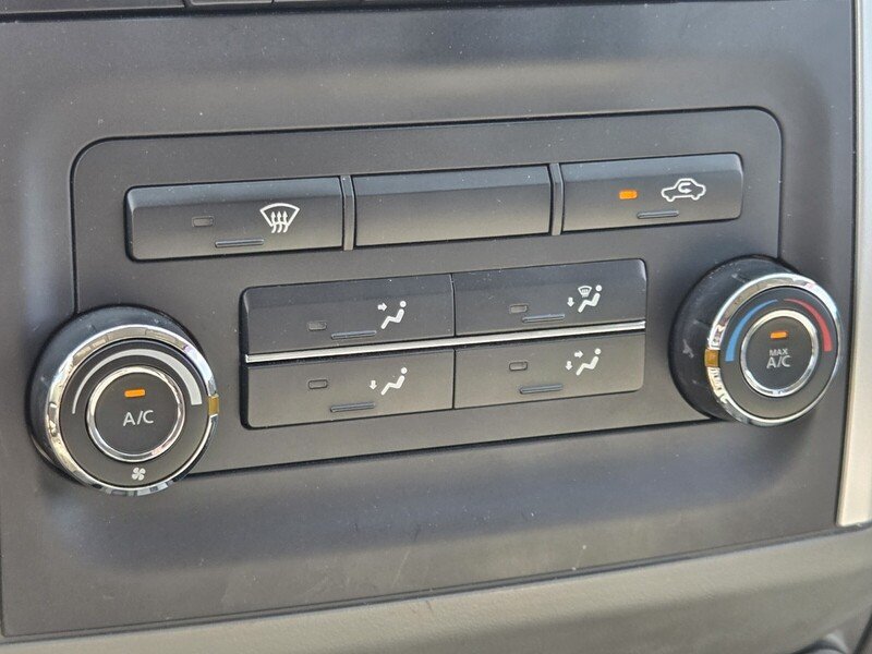 Used 2015 Nissan Frontier SV RWD image 27