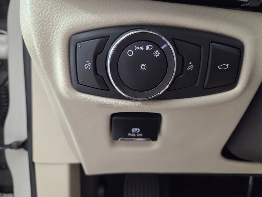 Used 2019 Lincoln MKZ Premiere image 19