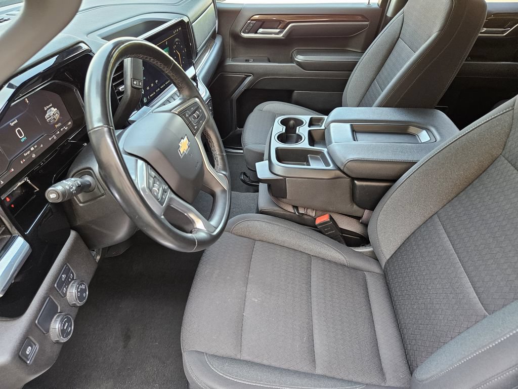 Used 2025 Chevrolet Silverado 1500 LT RWD image 10