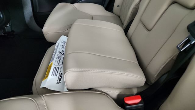 New 2026 Volvo XC90 B5 Plus w/ Protection Package Premier AWD/4WD image 30
