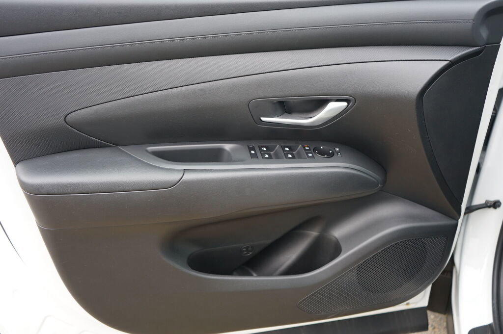 Certified 2025 Hyundai Tucson SE FWD image 14