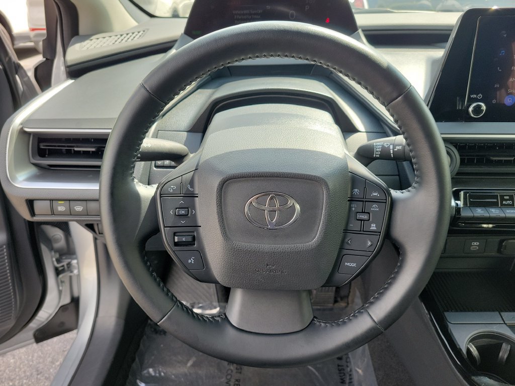 Used 2025 Toyota Prius LE FWD image 27