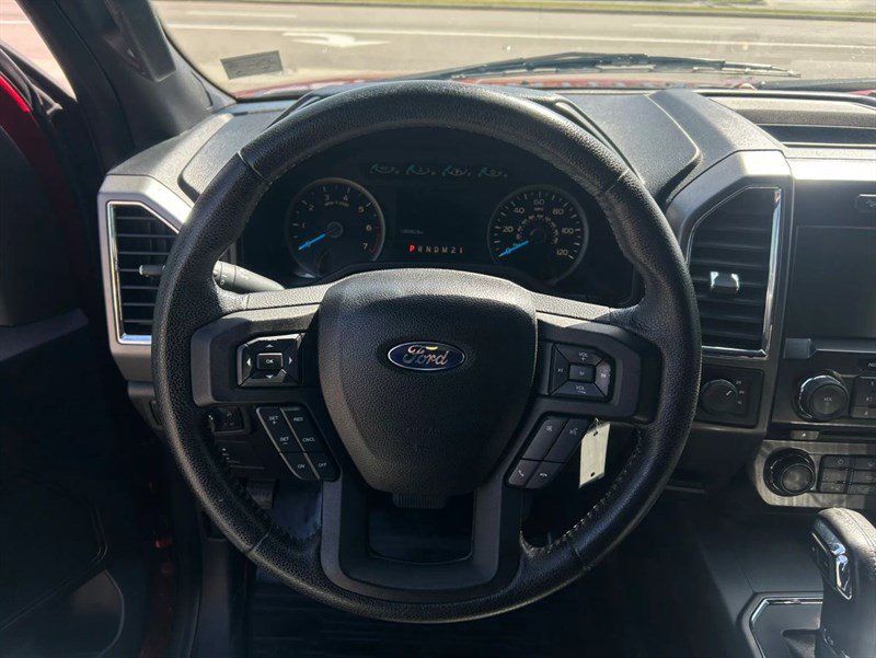 Used 2015 Ford F150 XLT w/ Equipment Group 302A Luxury AWD/4WD image 11