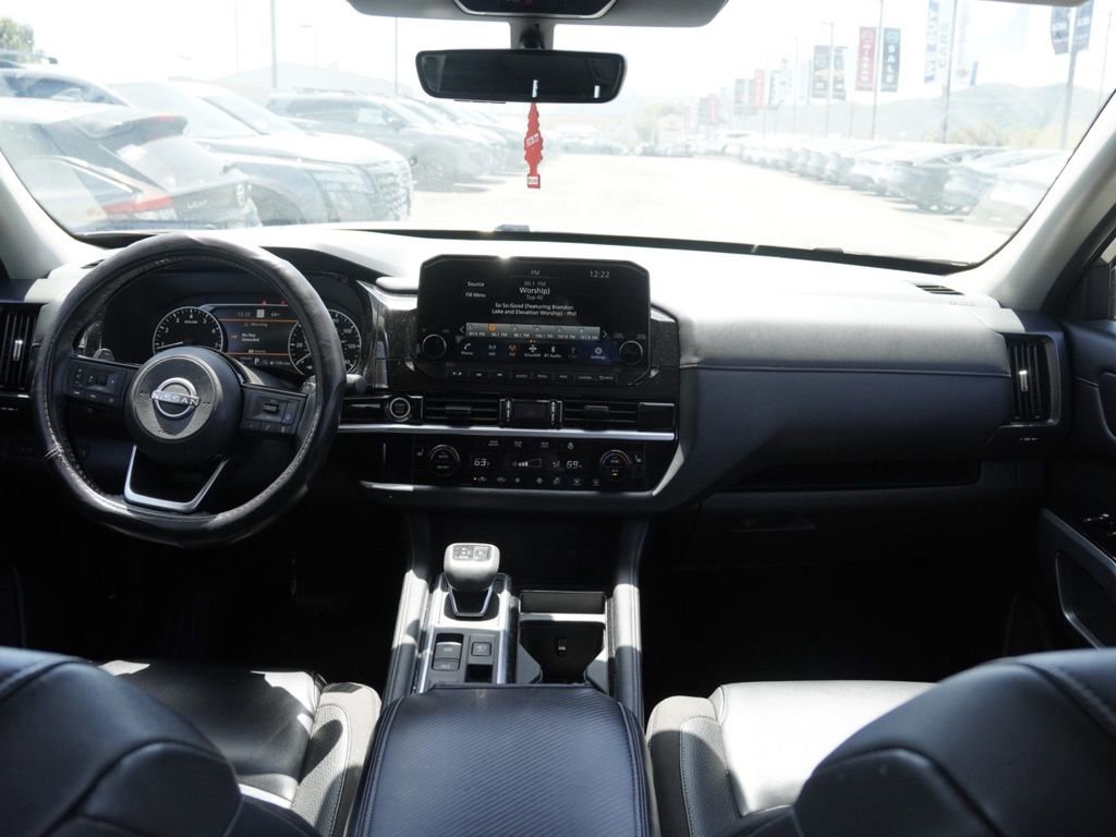 Used 2024 Nissan Pathfinder SL FWD image 20