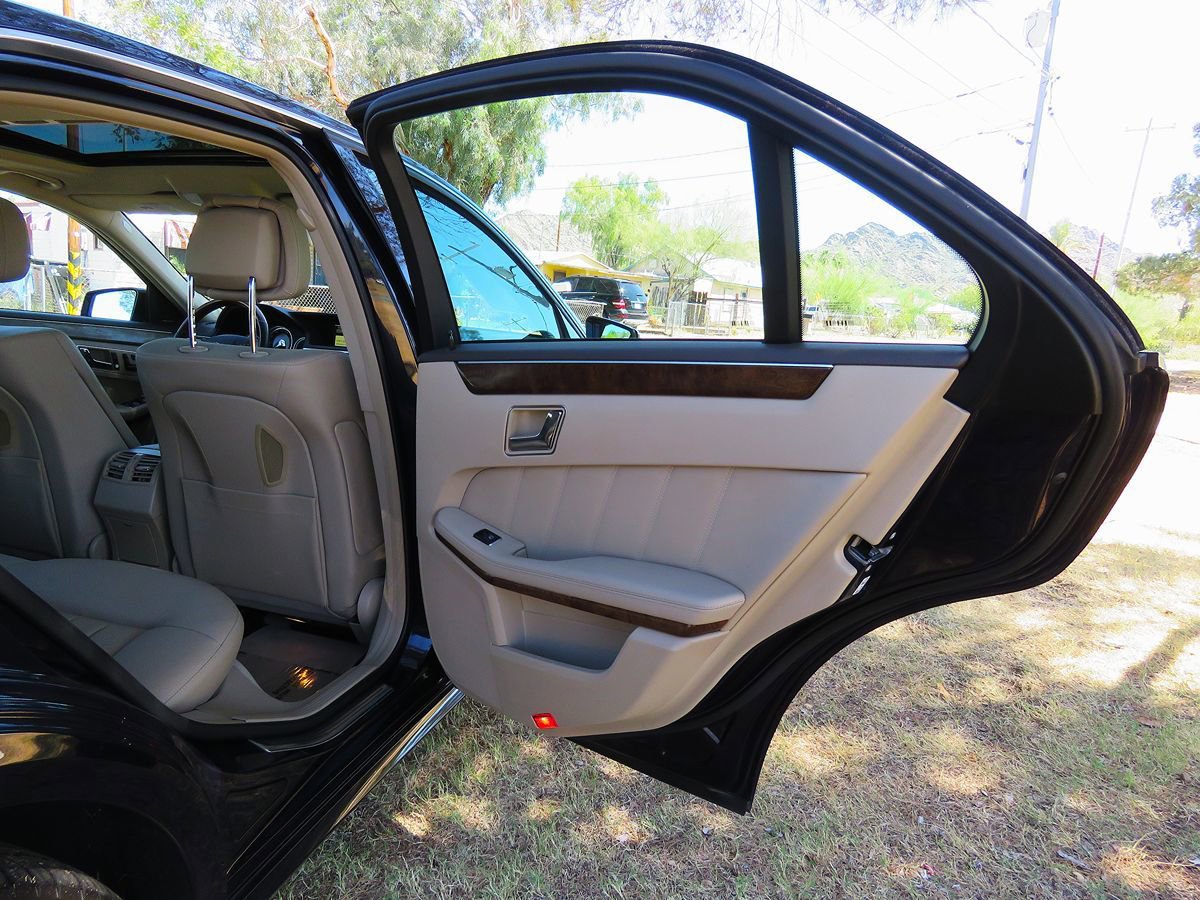 Used 2011 Mercedes-Benz E 550 Sport image 14