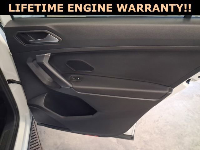 Used 2019 Volkswagen Tiguan SE image 28