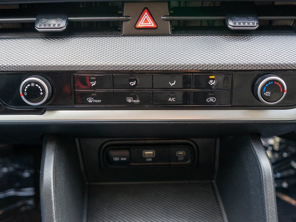 Certified 2025 Kia Sportage LX image 23