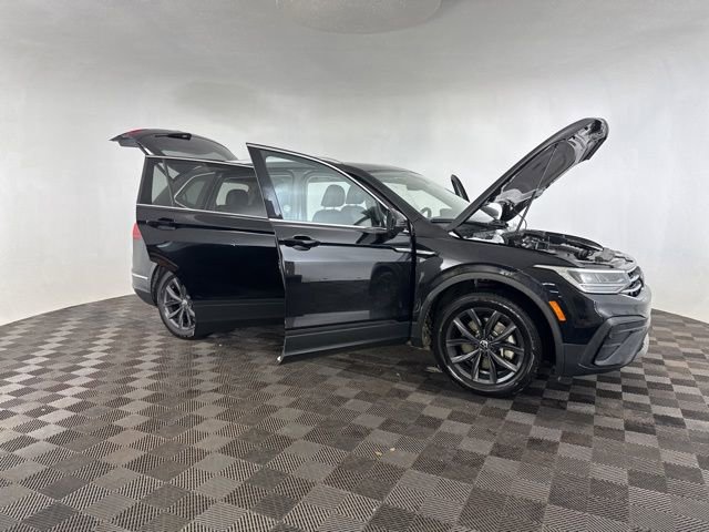 Used 2024 Volkswagen Tiguan SE image 15