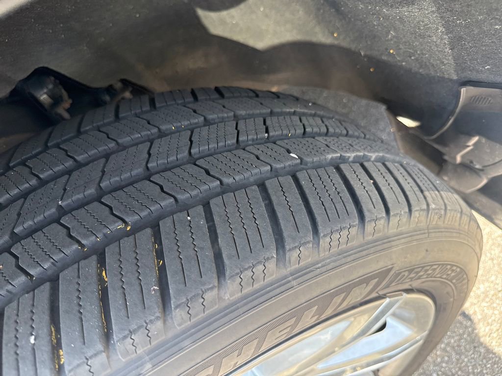 Used 2019 Cadillac Escalade Premium Luxury image 28