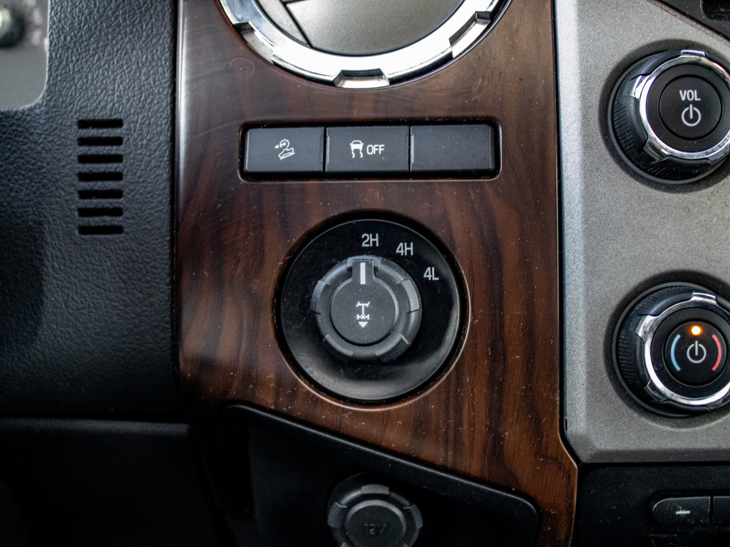 Used 2014 Ford F350 Lariat w/ Lariat Ultimate Package image 33