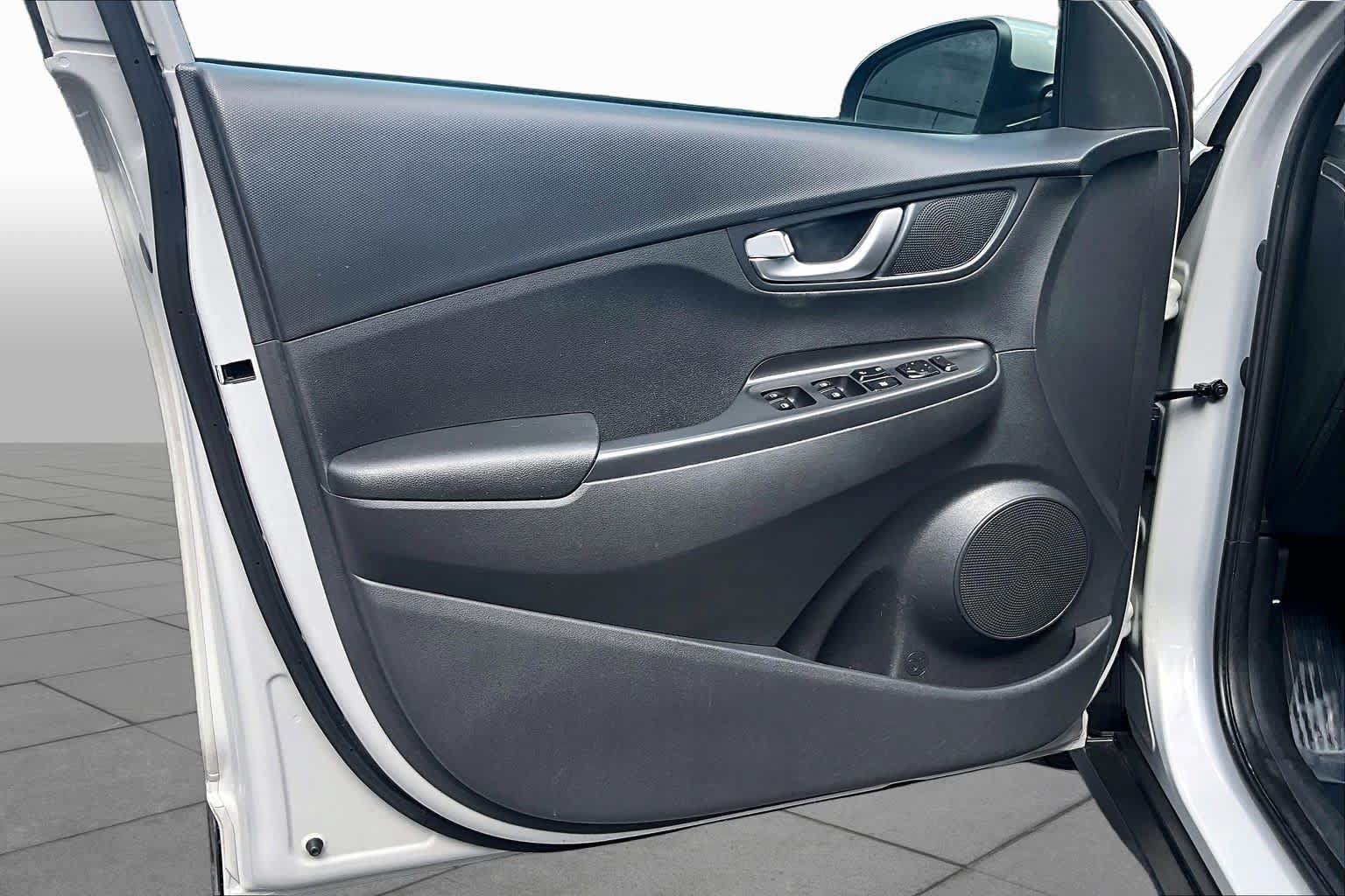 Used 2022 Hyundai Kona SEL w/ Convenience Package FWD image 22