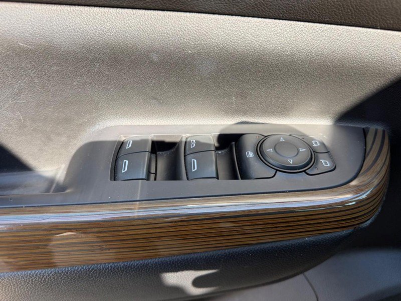 Used 2020 GMC Acadia SLE FWD image 18