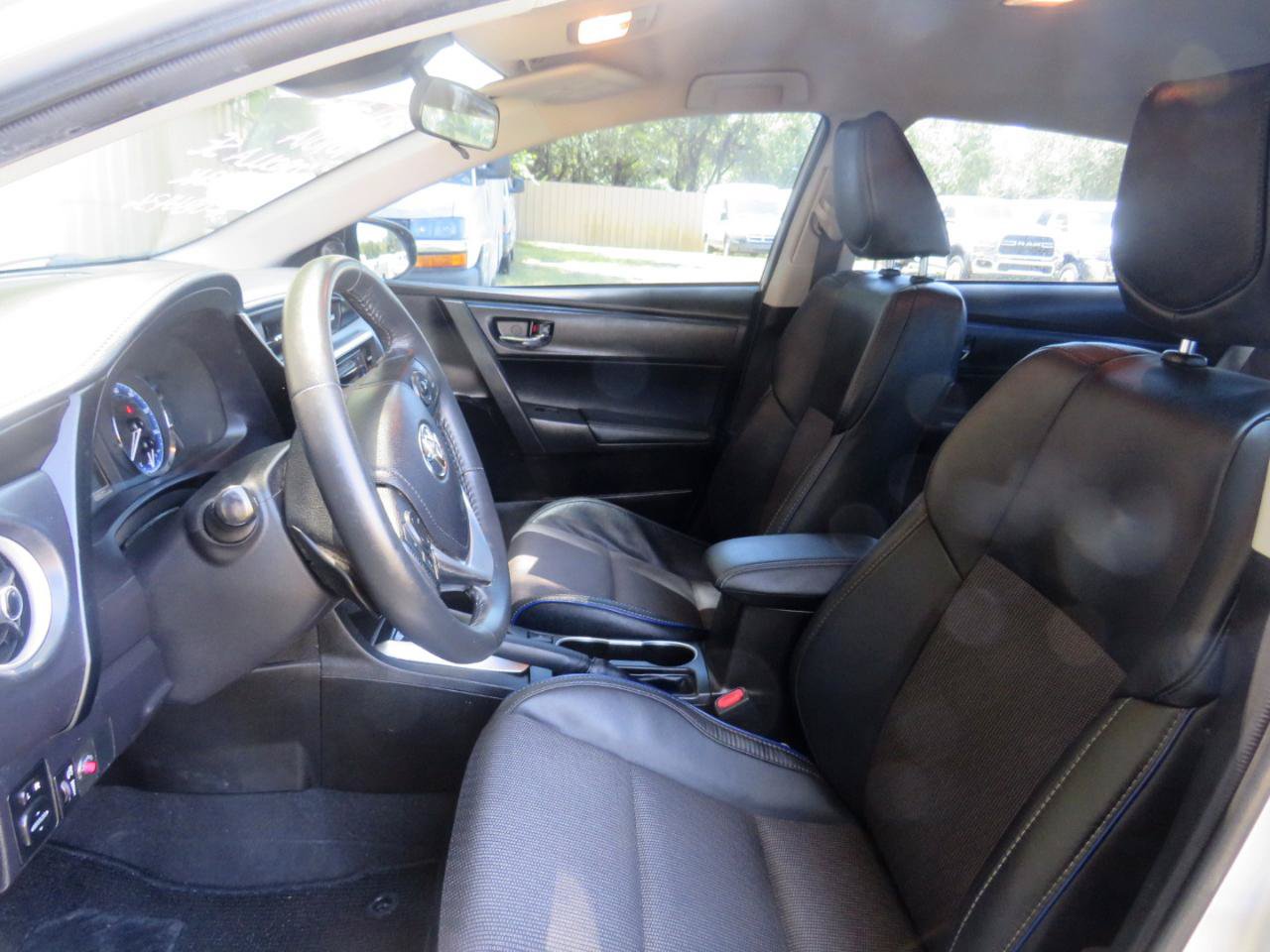Used 2017 Toyota Corolla SE FWD image 14
