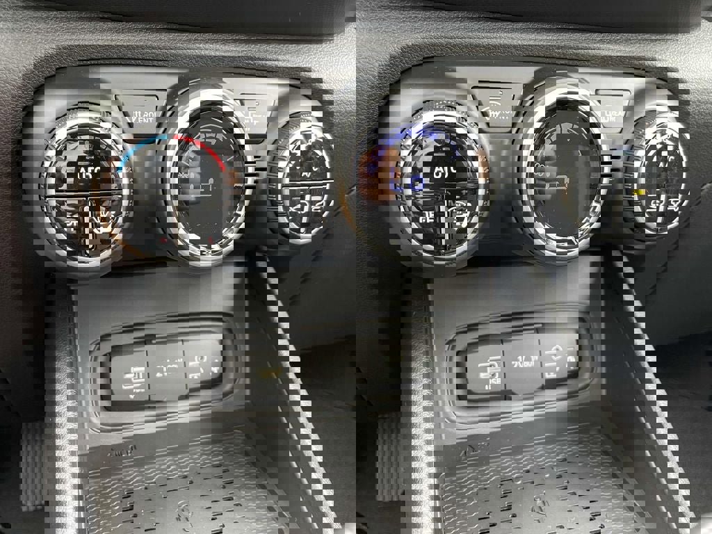 New 2026 Hyundai Venue SEL image 18