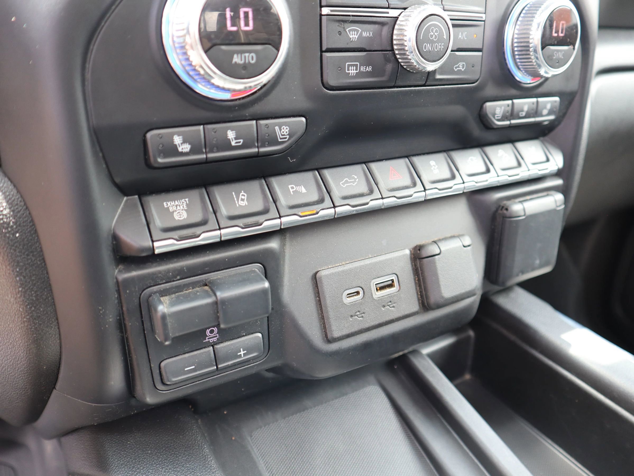 Used 2021 GMC Sierra 2500 Denali w/ Denali Ultimate Package image 20