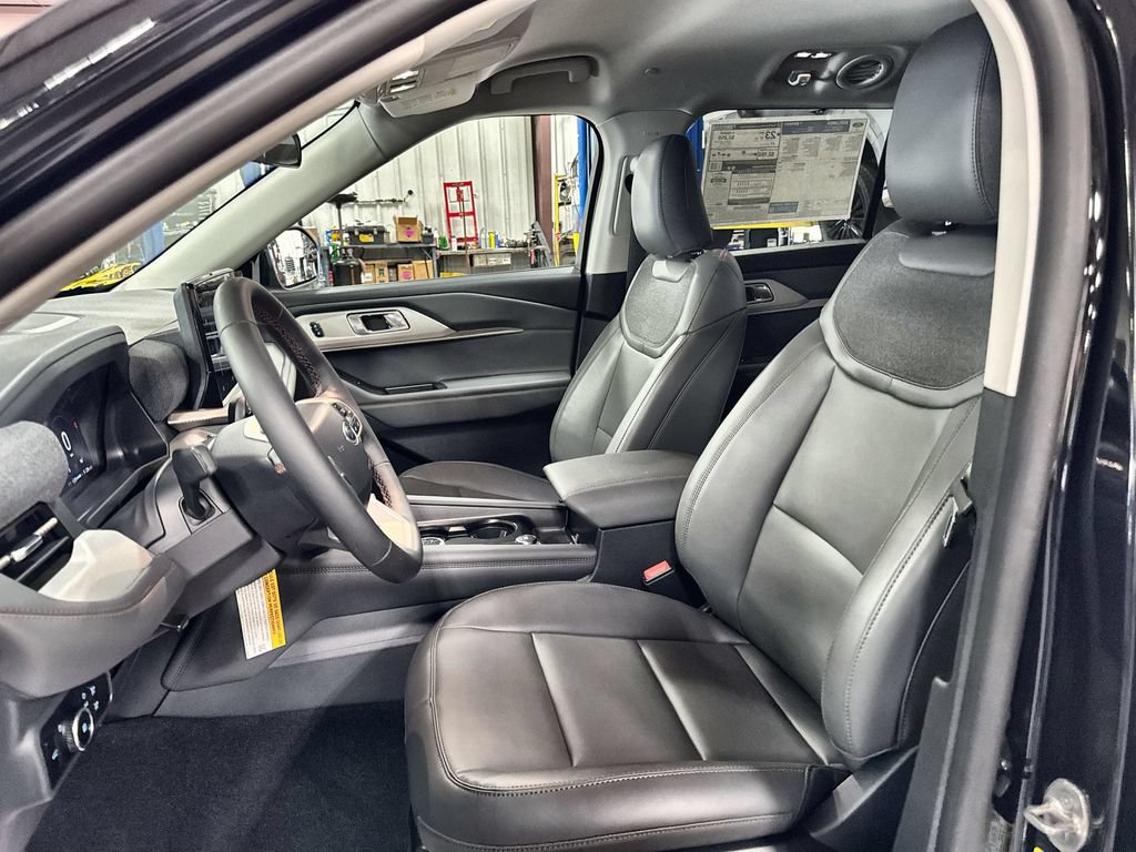 New 2026 Ford Explorer Active w/ Active Comfort Package AWD/4WD image 12