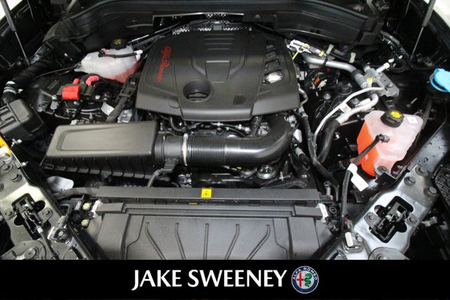 Used 2022 Alfa Romeo Stelvio Ti AWD/4WD image 14