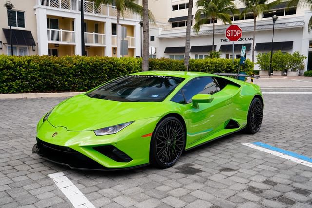 Used 2021 Lamborghini Huracan EVO RWD image 2