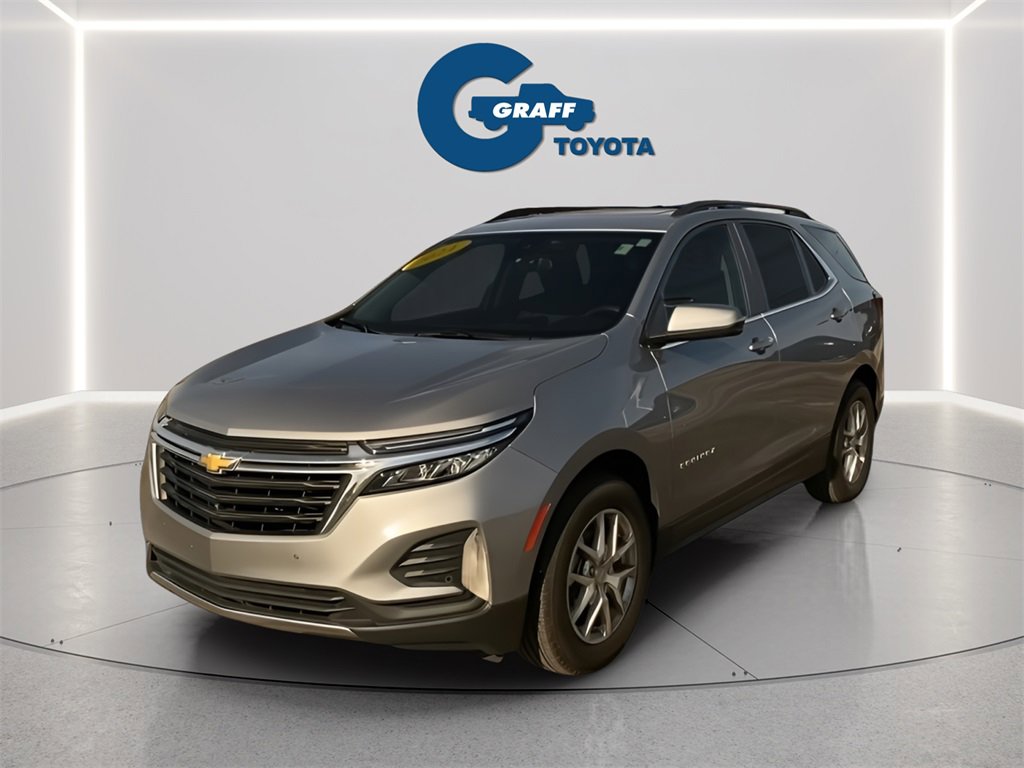 Used 2024 Chevrolet Equinox LT image 2