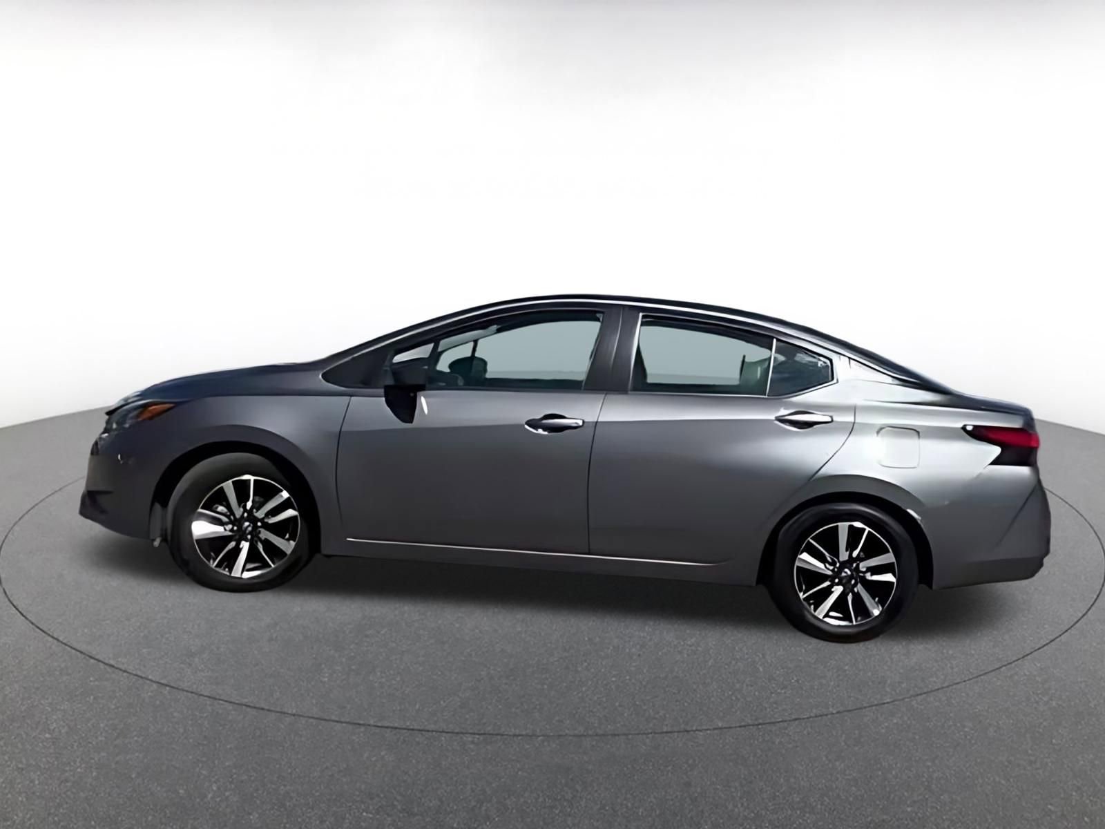 Used 2025 Nissan Versa SV image 15