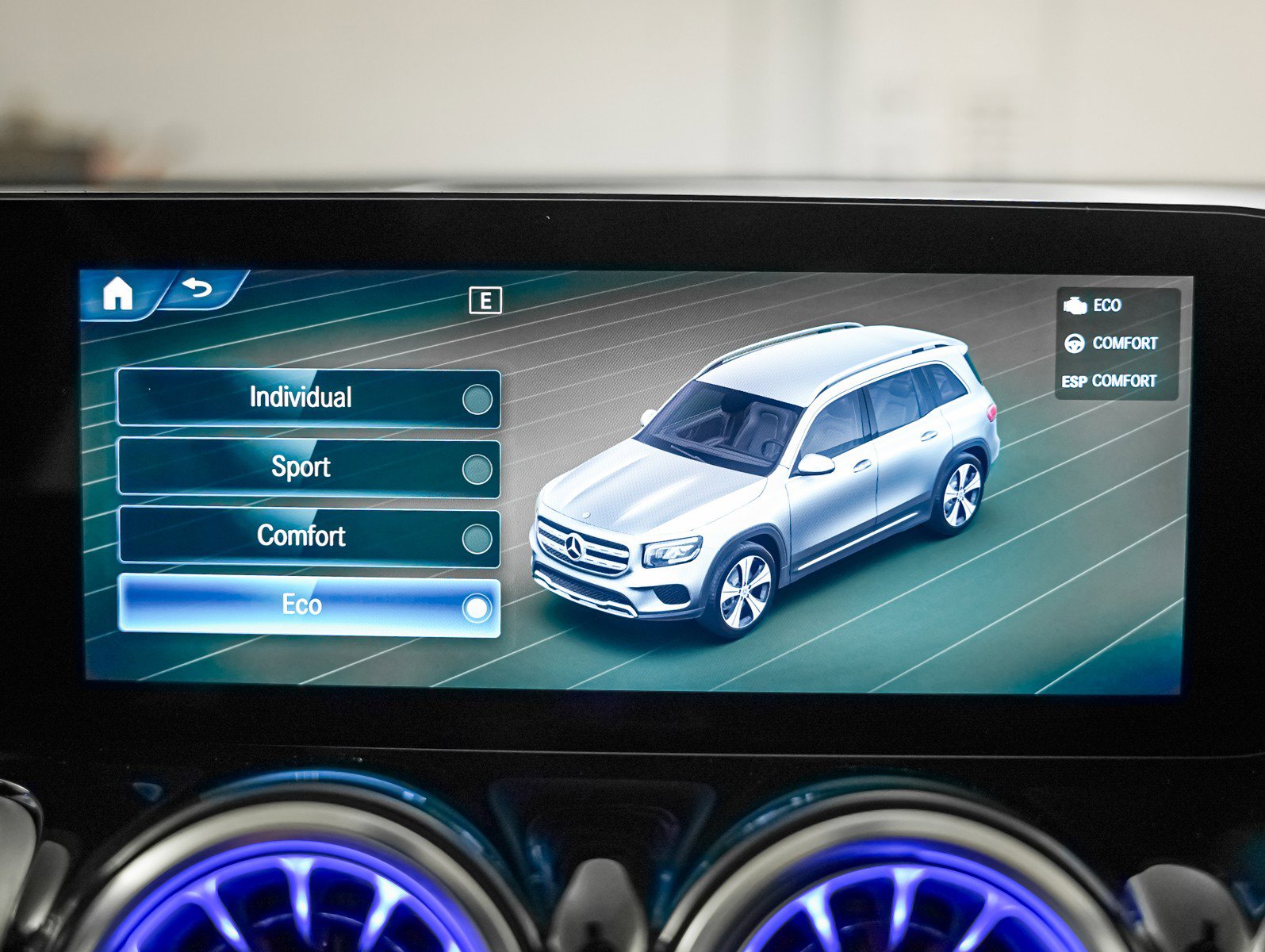 Certified 2022 Mercedes-Benz GLB 250 w/ Premium Package Lite image 21