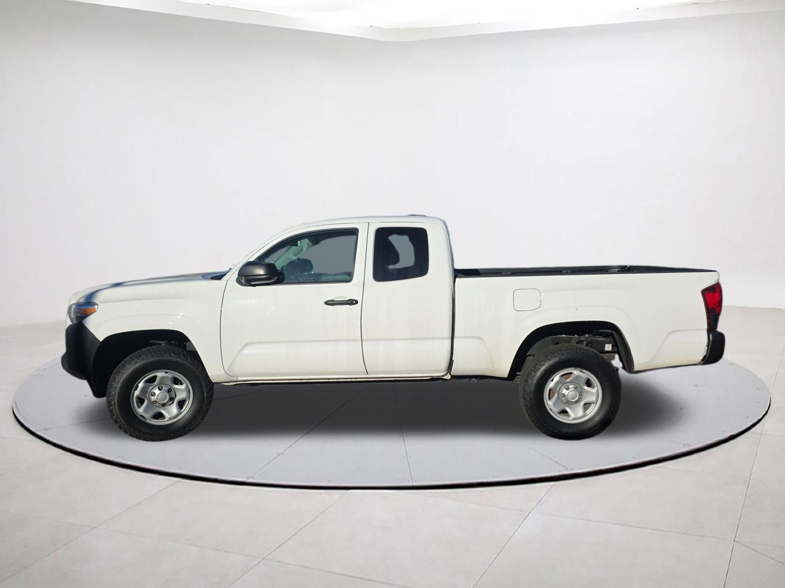 Used 2023 Toyota Tacoma 2WD Access Cab image 4