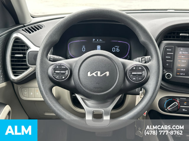 Used 2025 Kia Soul LX w/ LX Technology Package FWD image 28