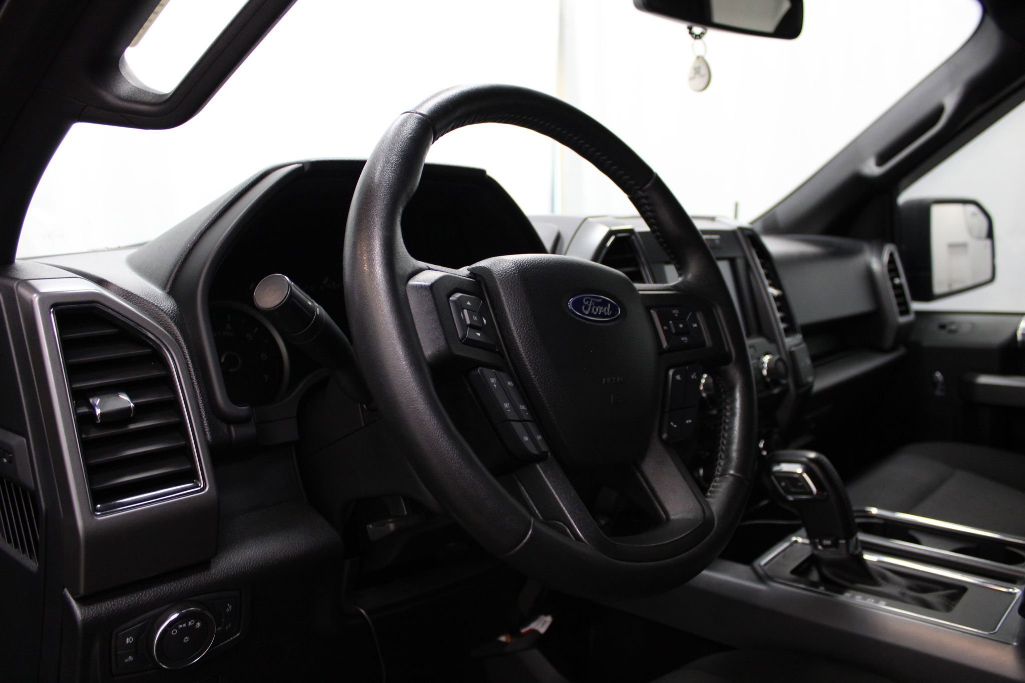 Used 2018 Ford F150 XLT w/ Equipment Group 302A Luxury image 10