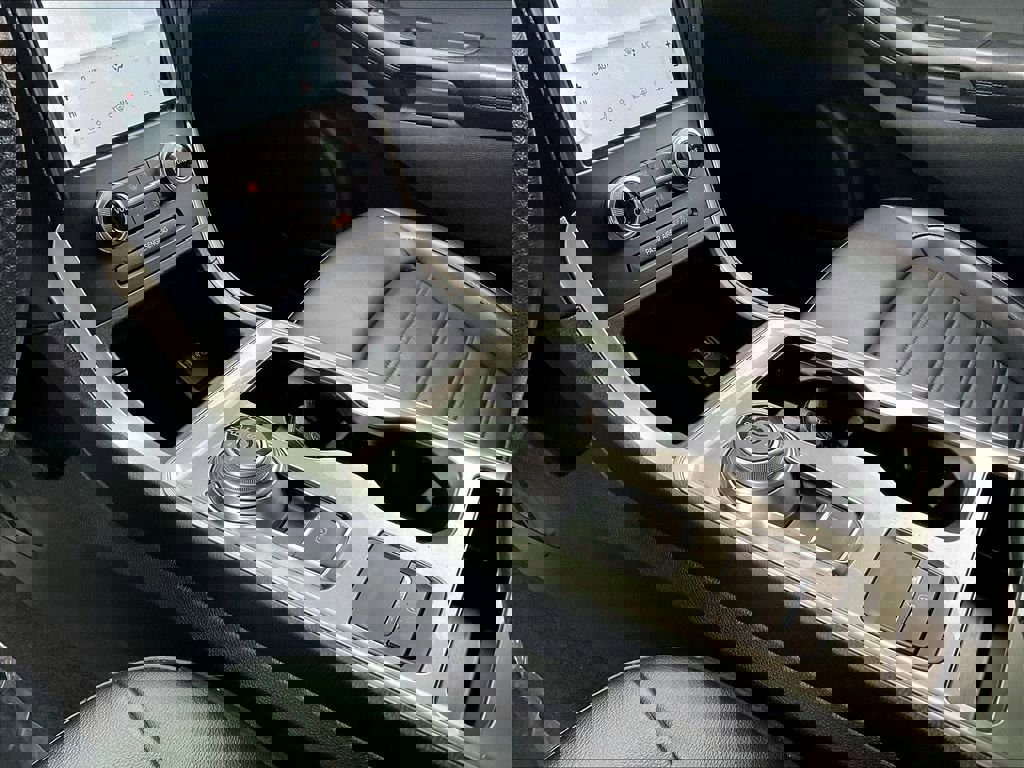 Used 2023 Ford Edge SEL AWD/4WD image 19