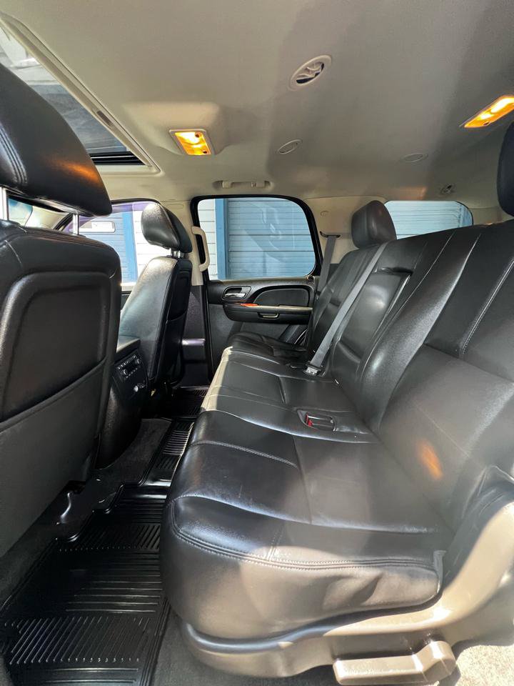 Used 2013 Chevrolet Tahoe LT w/ Luxury Package AWD/4WD image 19