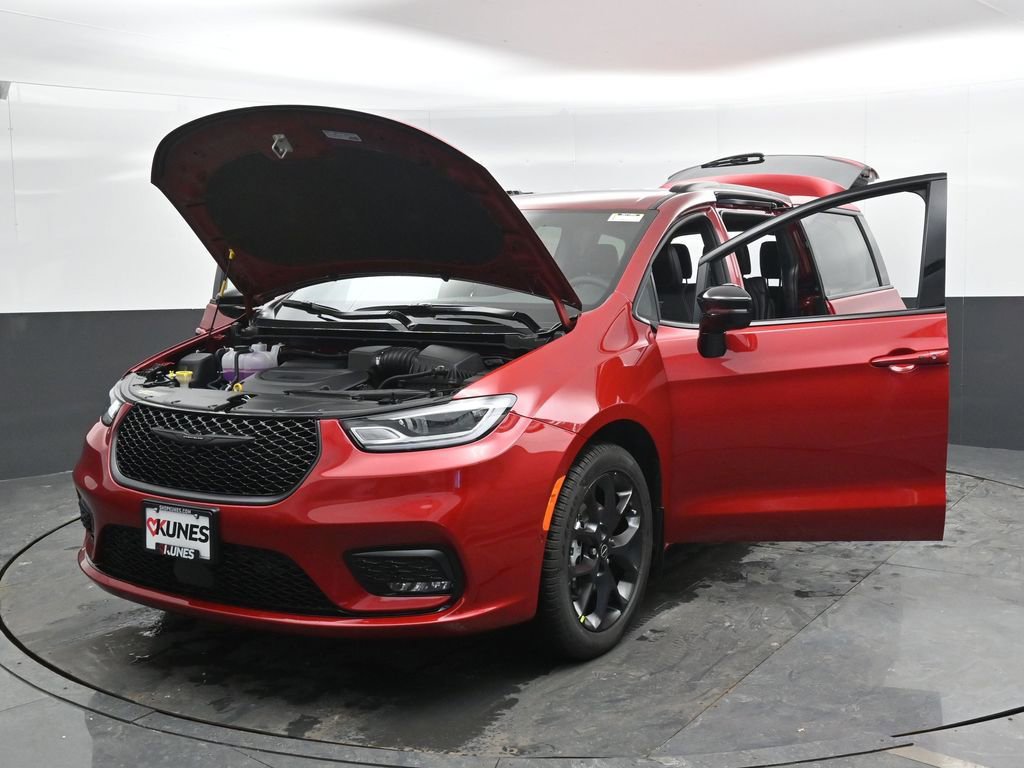 New 2026 Chrysler Pacifica Select w/ S Appearance Package FWD image 47