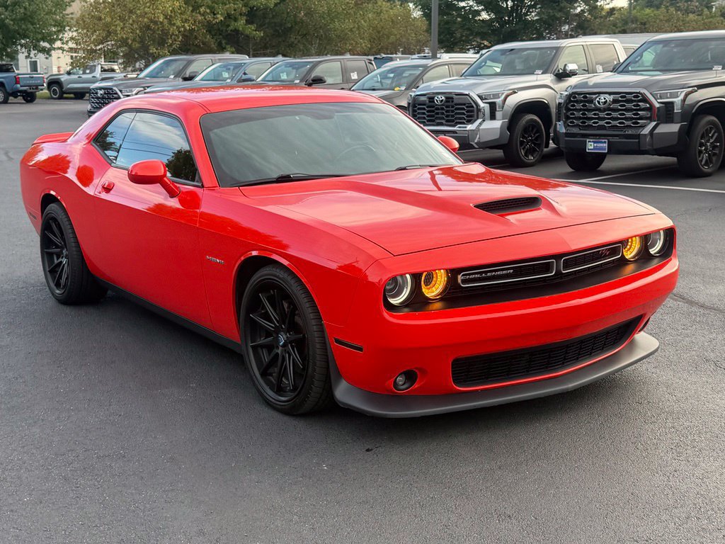 Used 2020 Dodge Challenger R/T w/ Driver Convenience Group RWD image 11