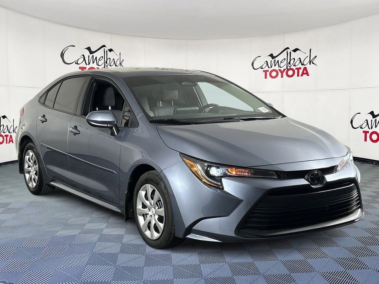 Used 2025 Toyota Corolla LE image 3