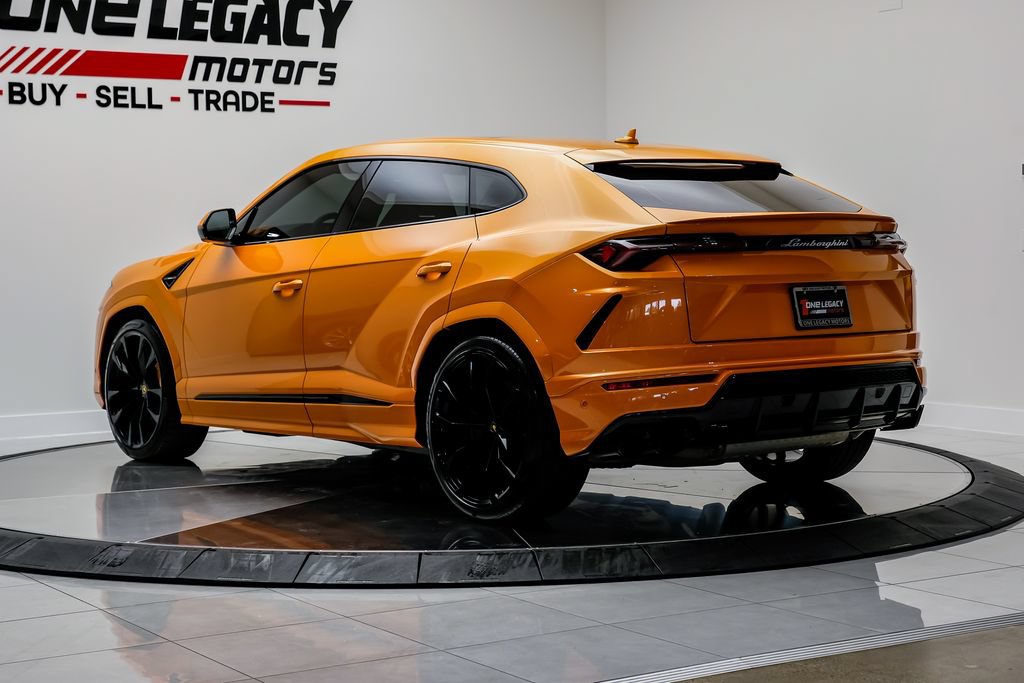 Used 2022 Lamborghini Urus AWD/4WD image 11