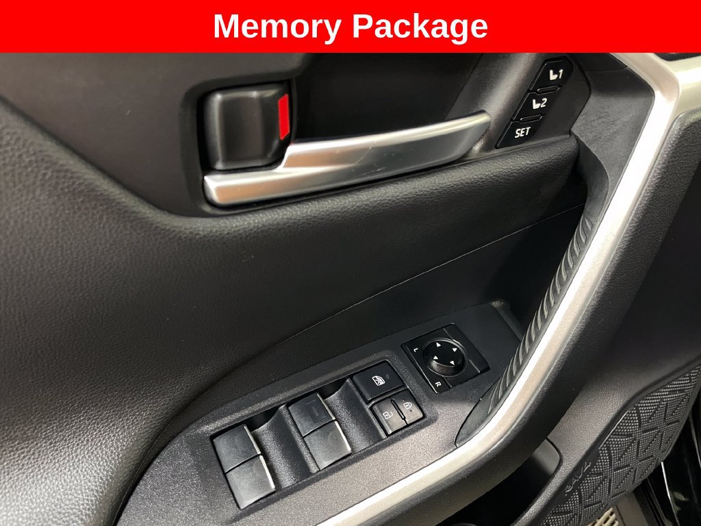 Used 2019 Toyota RAV4 Limited w/ Carpet Mat Package AWD/4WD image 24