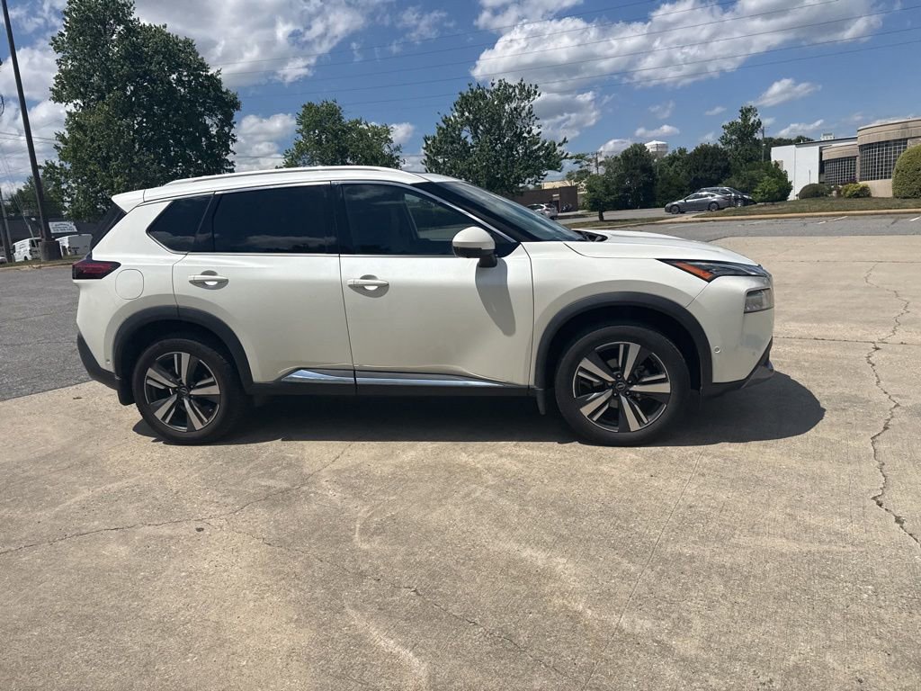 Used 2023 Nissan Rogue SL w/ SL Premium Package FWD image 3