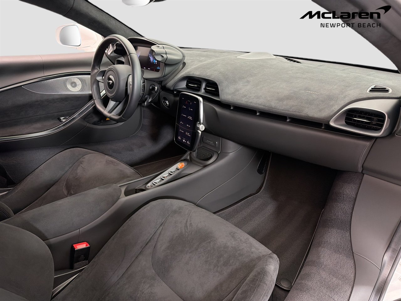 Used 2025 McLaren Artura RWD image 53