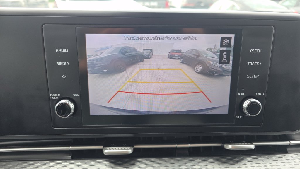 Used 2022 Kia Carnival LX FWD image 20