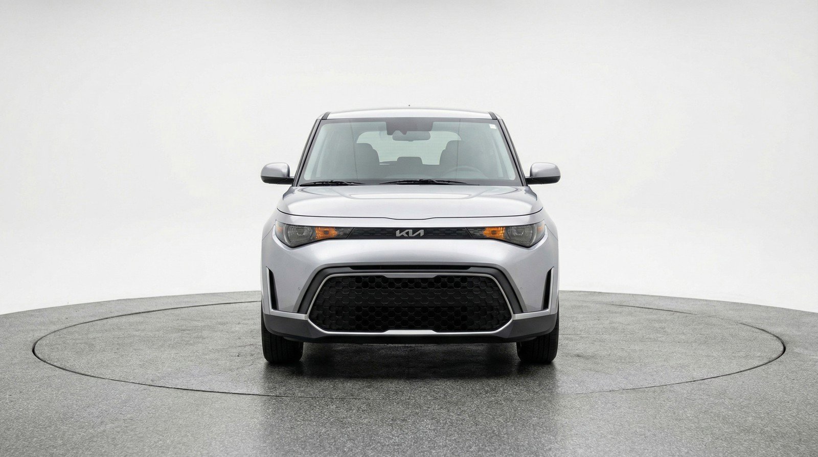 Used 2025 Kia Soul LX w/ LX Technology Package FWD image 2