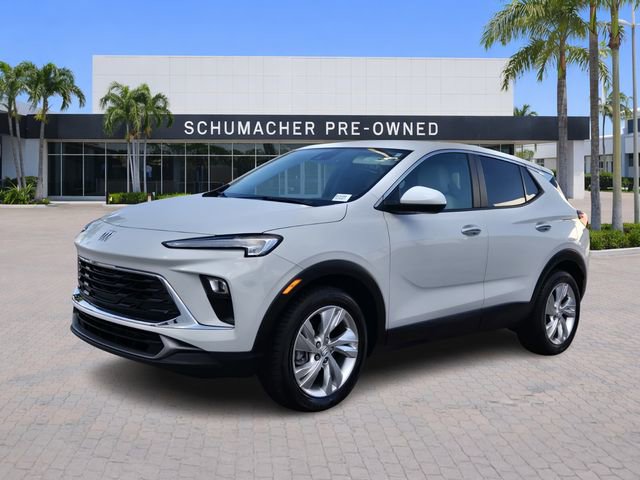 Used 2024 Buick Encore GX Preferred w/ Comfort Package image 3