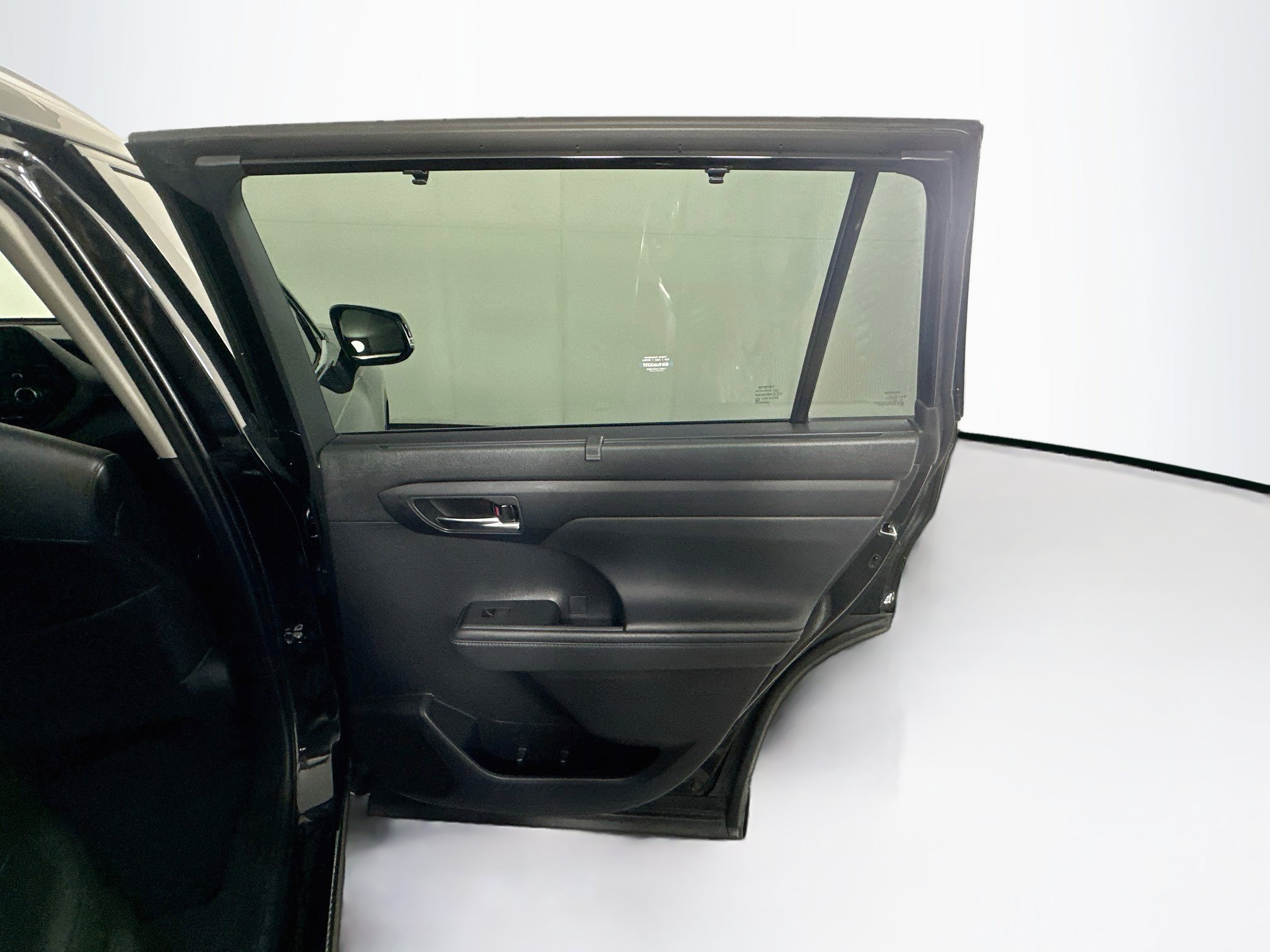 Used 2021 Toyota Highlander XLE FWD image 33