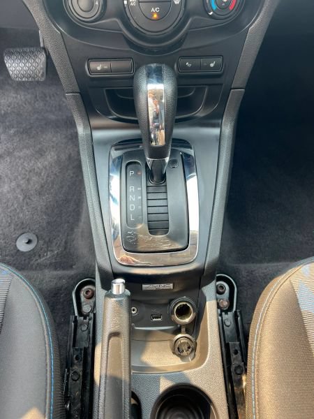 Used 2013 Ford Fiesta SE FWD image 24