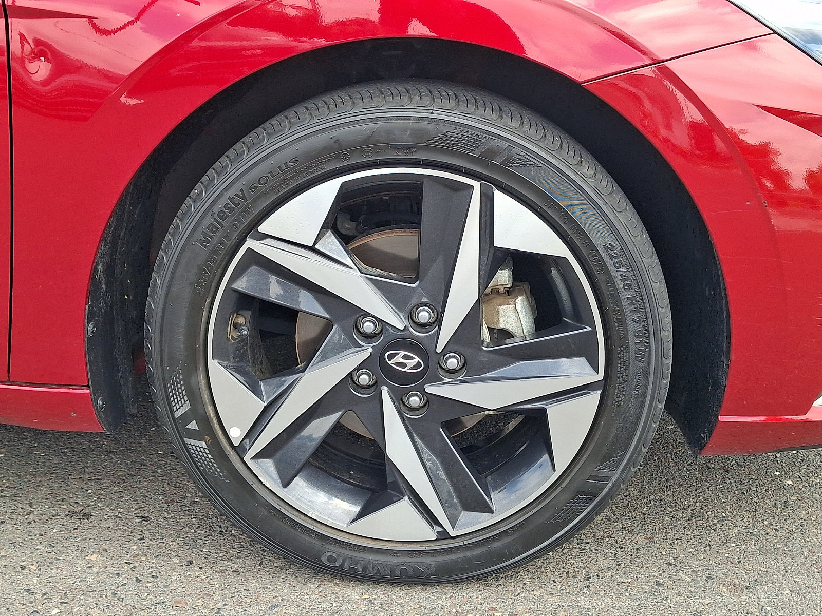 Certified 2023 Hyundai Elantra Limited w/ Preferred Accessory Package FWD image 7