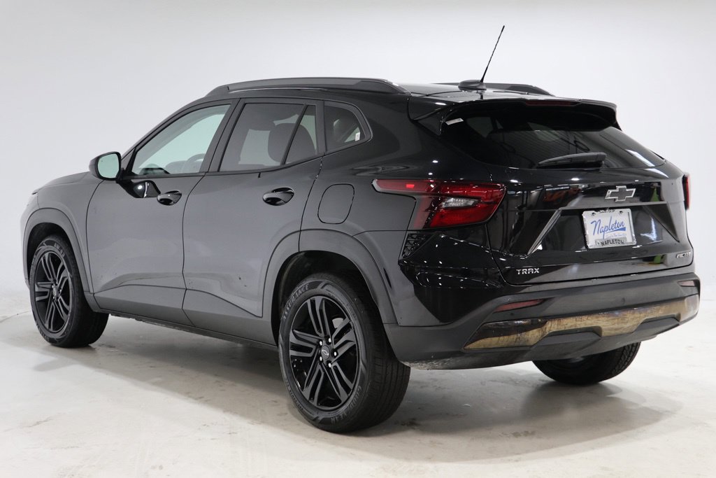 Used 2025 Chevrolet Trax ACTIV w/ Sunroof Package FWD image 6
