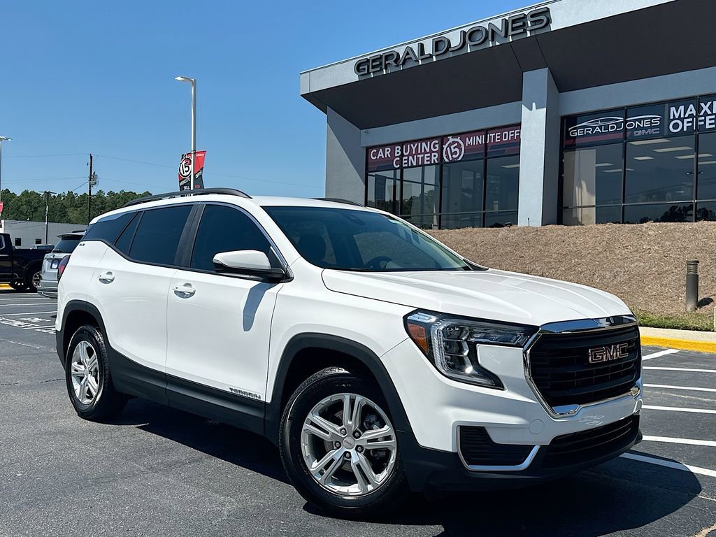 New 2024 GMC Terrain SLE w/ Driver Convenience Package FWD image 1