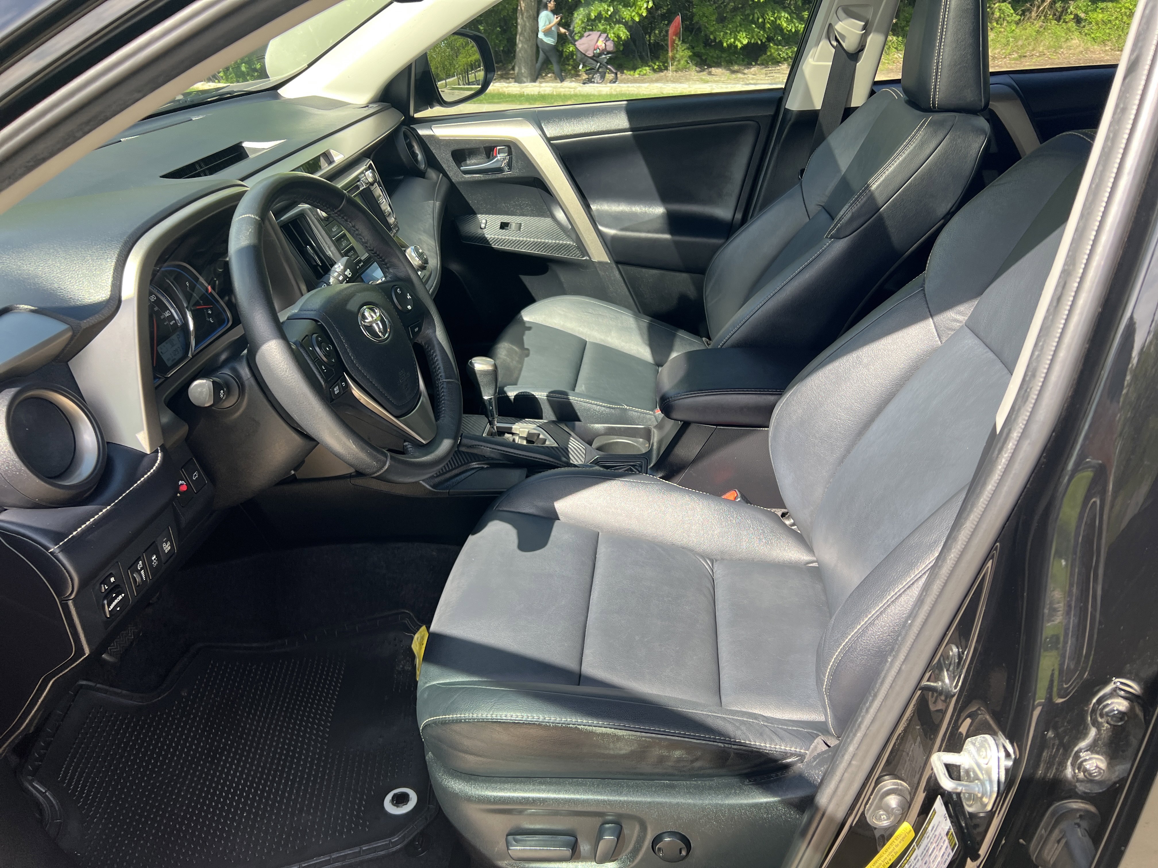 Used 2013 Toyota RAV4 Limited FWD image 15